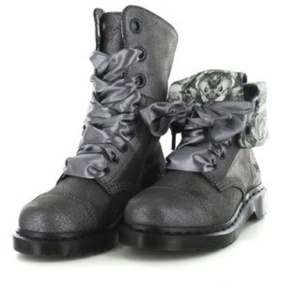 Dr. Martens Women's Aimilita Aimilie 9-Eye Toe Cap Pewter METALLIC SUEDE US 8 - Picture 1 of 4